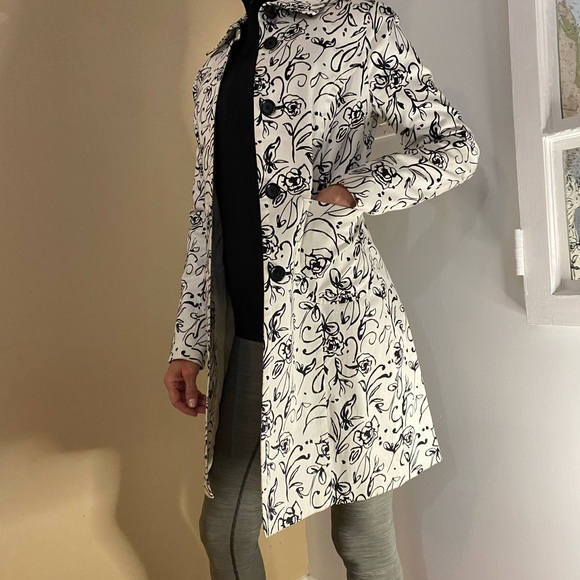 Jacob black and white jacket! - Picture 2 of 8